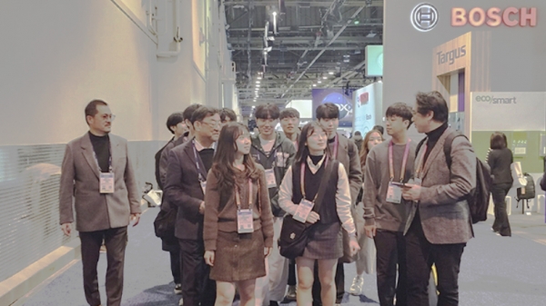 ▲ POSTECH students at CES