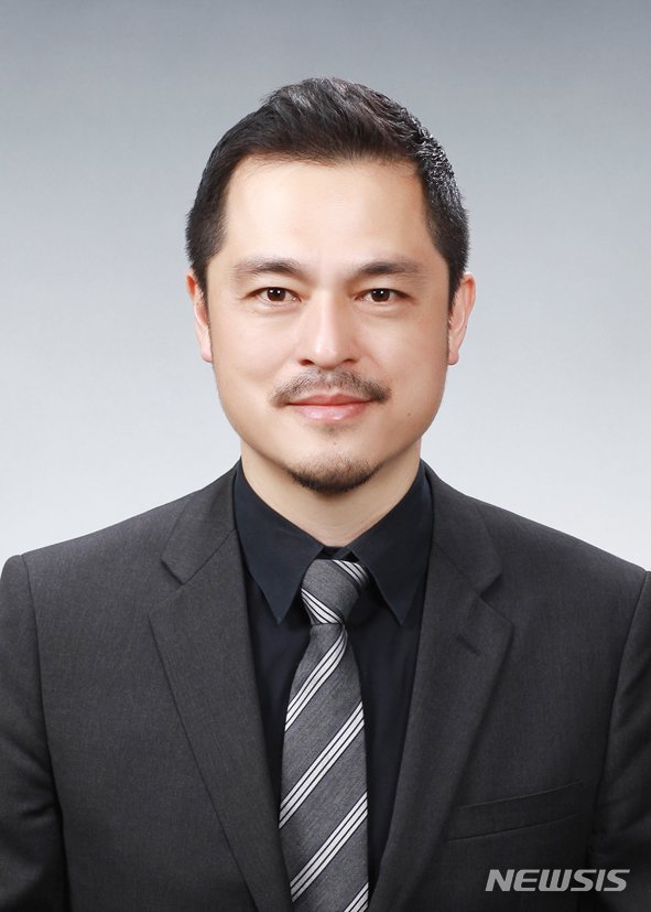 Prof. Kim Jong-kyu