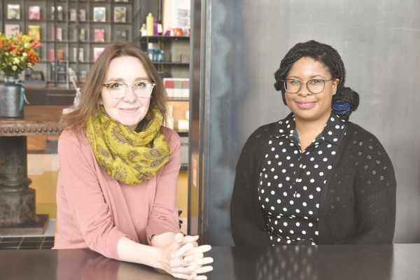 ▲Prof. Victoria Elliott (left) and Prof. Natasha Powell