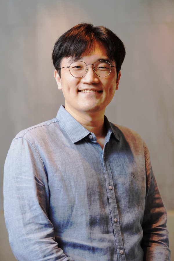Associate Professor Gil-Ho Lee (PHYS)