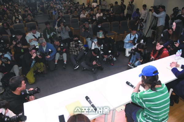 ▲Min Hee-jin holding a press conference / Sports Seoul