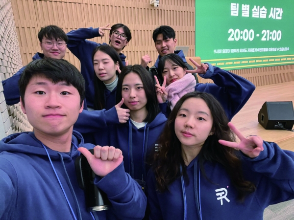 ▲Tech-Review members