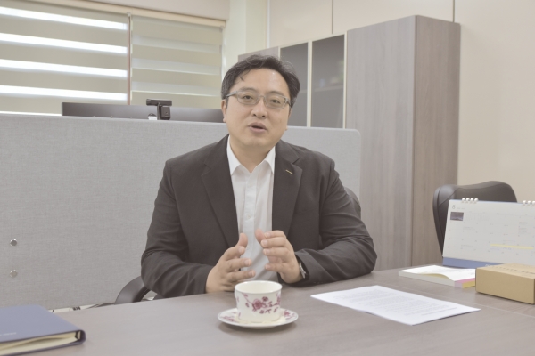 ▲세계화 로드맵을 설명하는 박성민 대외협력처장